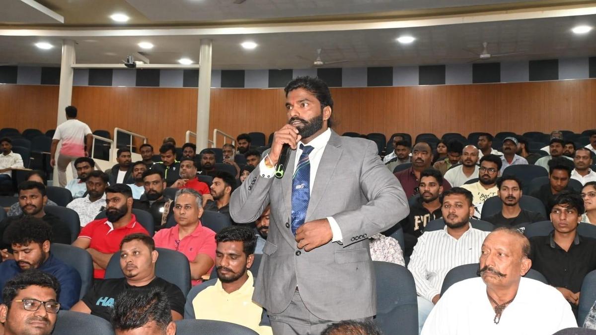 లవ్ జిహాద్ కేంద్రాలుగా  జిమ్నాజియంలు