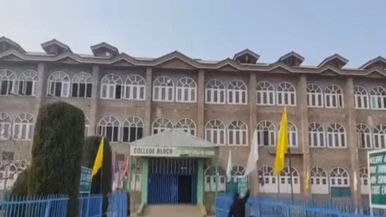 సాహిబ్  మదర్సా చట్టవిరుద్ధం