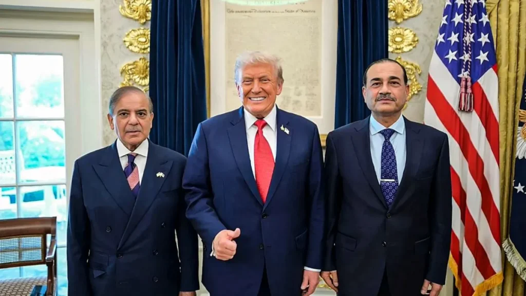 అసీమ్ మునీర్ తో ప్రమాదం.. ట్రంప్ ను హెచ్చరిస్తున్న మీడియా