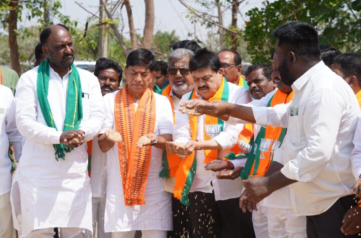 మొలకెత్తిన ప్రతి గింజను రాష్ట్ర ప్రభుత్వమే కొనాలి