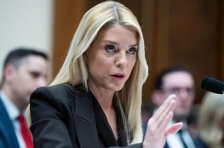 అటార్నీ జ‌న‌ర‌ల్ పామ్ బాండీపై వేటు