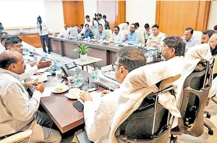 ఆర్టీసీ కార్మికుల డిమాండ్లకు దిగొచ్చిన ప్రభుత్వం