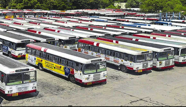 తెలంగాణలో రెండో రోజు ఆర్టీసీ కార్మికుల సమ్మె