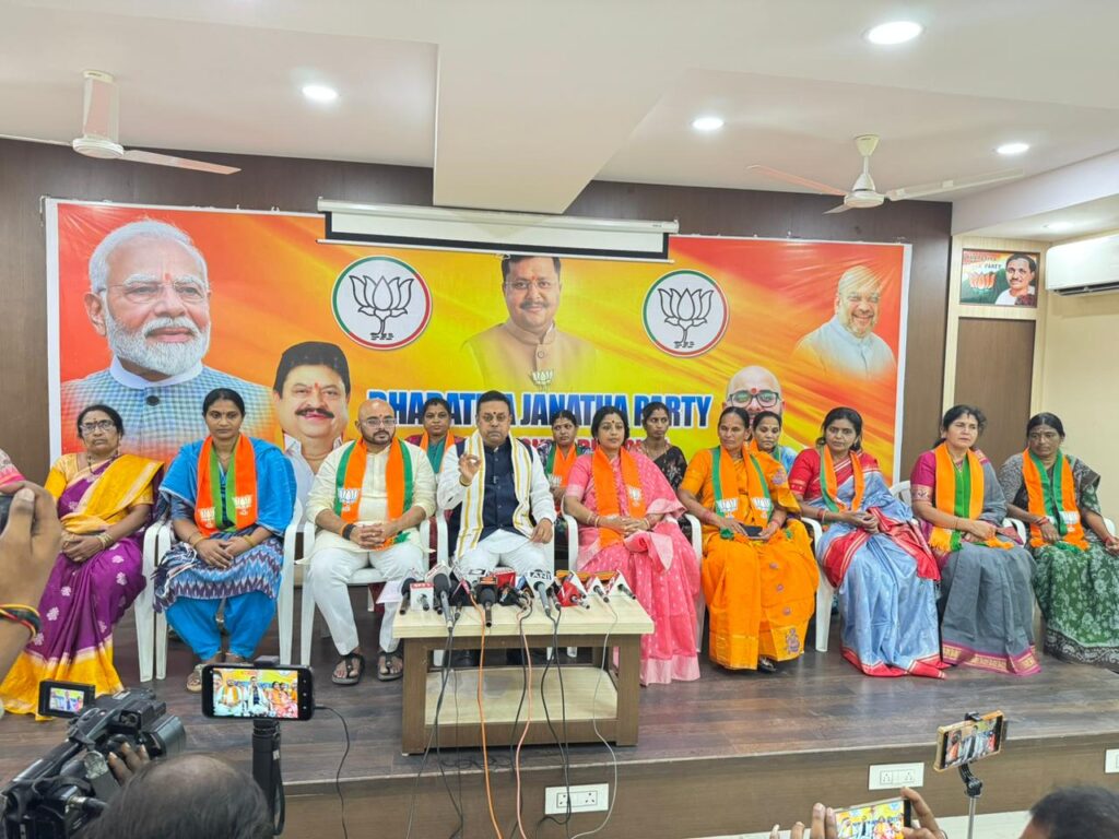 కాంగ్రెస్ ఆధునిక కాలపు “ధనానంద వంశం” 