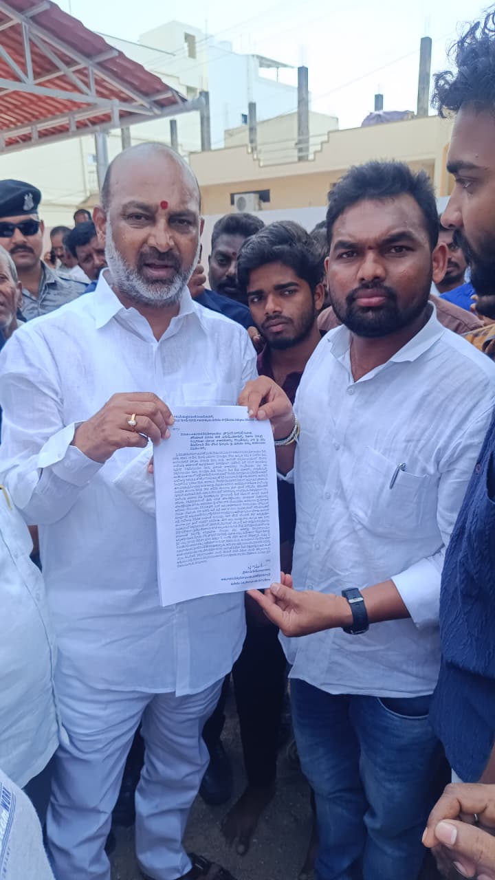 ప్రొఫెసర్ సూరేపల్లి సుజాతతో ప్రాణహాని.. రక్షణ కల్పించండి 