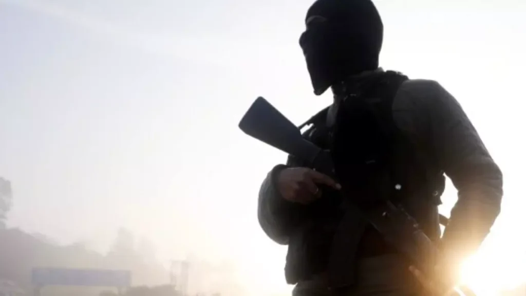 ఉగ్రవాదులతో సంబంధం.. ఇద్దరు ప్రభుత్వ ఉద్యోగుల తొలగింపు