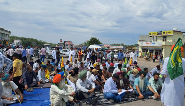 హిమాచల్‌ ప్రవేశ పన్నుపై పంజాబ్ టాక్సీ, ట్రక్‌ డ్రైవర్లు నిరసన