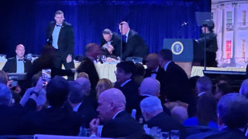 ట్రంప్‌పై కరస్పాండెంట్స్‌ డిన్నర్‌లో హత్యాయత్నం