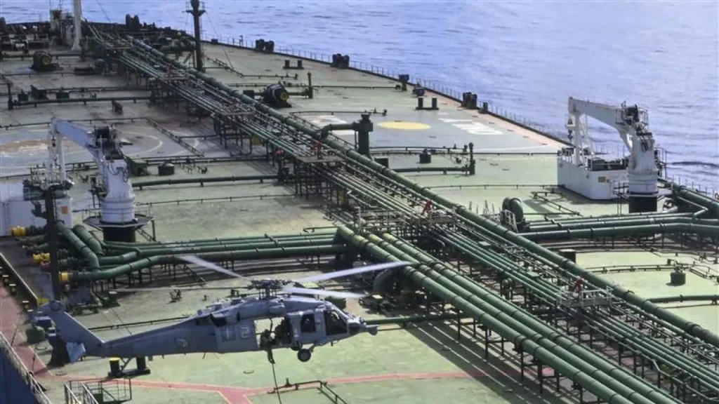 సీమైన్లను పెట్టే బోట్లను పేల్చేయండి… ట్రంప్ 