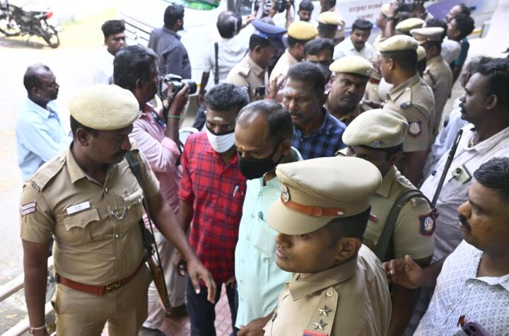 తండ్రి కొడుకుల  లాకప్ డెత్ లో 9 మంది పోలీసుల‌కు మ‌ర‌ణ‌శిక్ష‌