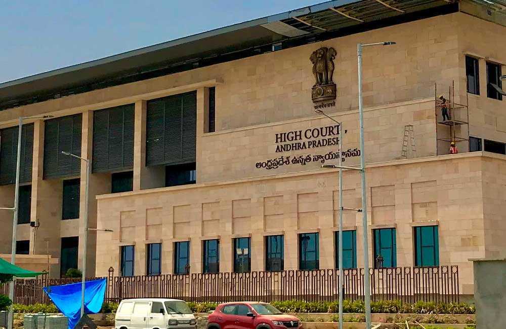 ప్రజాప్రతినిధులు రేషన్‌ డీలర్లుగా ఉండరాదు!