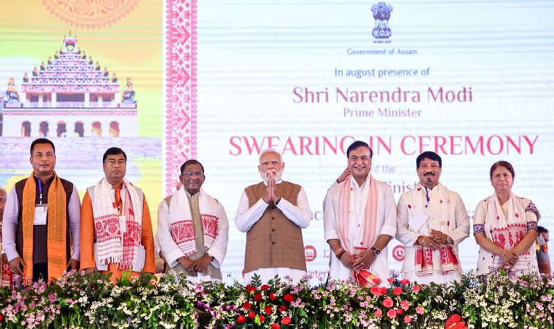 రెండోసారి అస్సాం సీఎంగా హిమంత బిశ్వ శ‌ర్మ ప్రమాణం