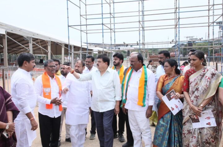 ప్రధాని మోదీ పర్యటనలో కానుకగా రూ 8 వేల కోట్ల ప్రాజెక్టులు