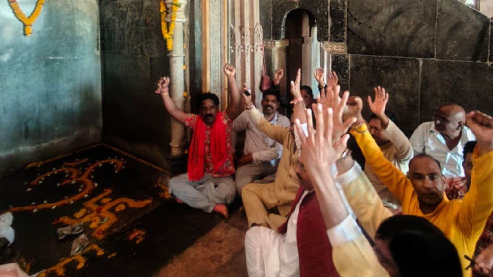 హైకోర్టు తీర్పుతో భోజ్‌శాల సముదాయంలో విశేషంగా పూజలు!
