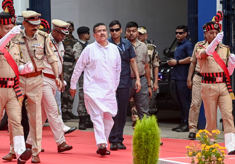 అక్రమ వలసదారుల కోసం బెంగాల్ లో నిర్బంధ కేంద్రాలు