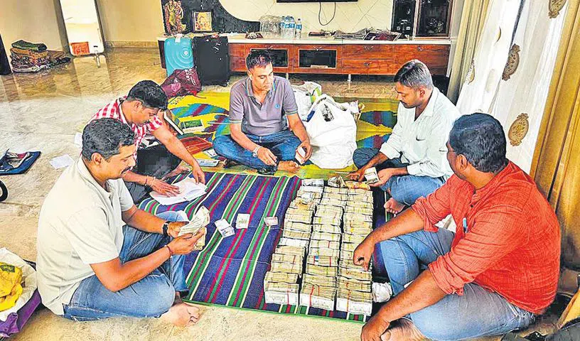 జలమండలి జీఎం అక్రమాస్తులు వంద కోట్లపైనే!
