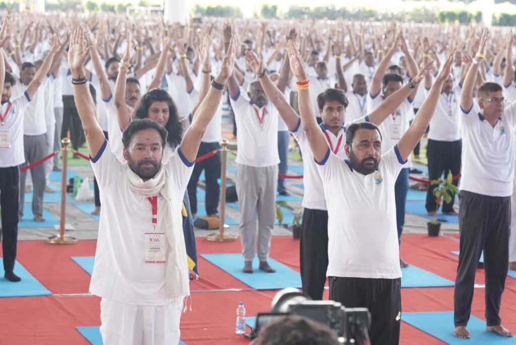 యోగా ద్వారా విశ్వగురుగా భారత్.. అదే మోదీ లక్ష్యం 