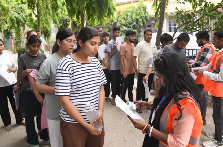 `నీట్ లీక్’లో ముగ్గురు పూనా మహిళలు `మనీషా’లు అరెస్ట్! 