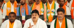 ధాన్యాన్ని బలవంతంగా రైస్ మిల్లర్లకు తరలిస్తున్నారు
