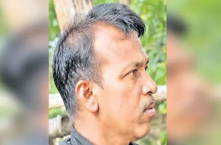 మావోయిస్ట్‌ నేత నరహరి భార్యతో సహా లొంగుబాటు?