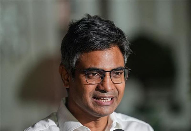 బీజేపీలో చేరిన సందీప్ పాఠక్‌పై పంజాబ్ లో రెండు కేసులు