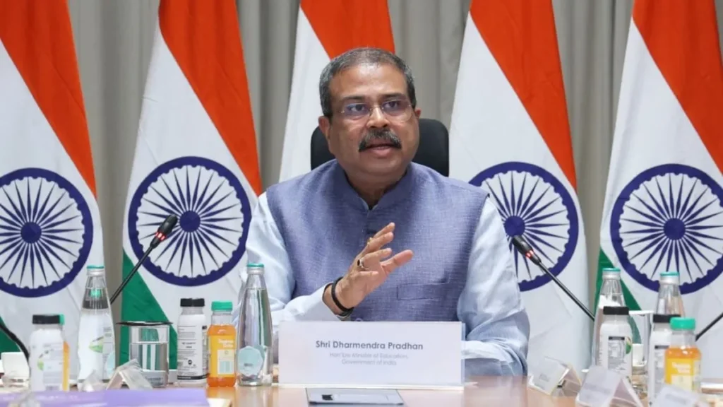 వచ్చే ఏడాది నుంచి కంప్యూట‌ర్ ఆధారిత ప‌రీక్ష‌గా నీట్‌