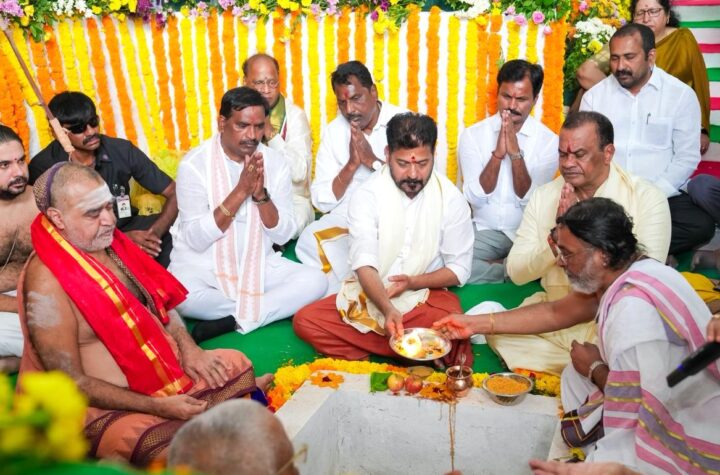 యాదగిరిగుట్టలో రూ.100 కోట్లతో పనులకు సీఎం శంకుస్థాపన