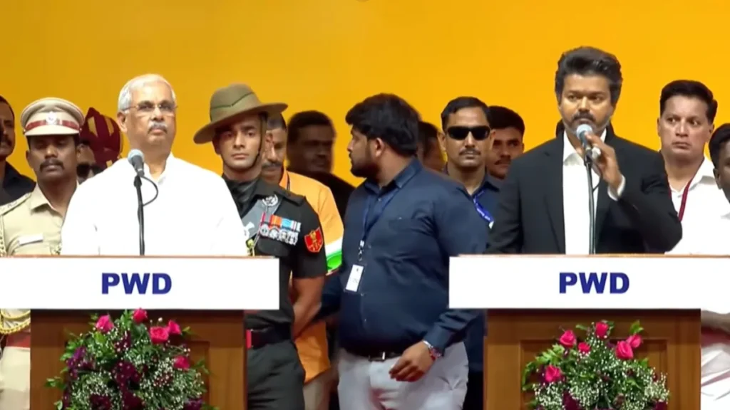 తమిళనాడు ముఖ్యమంత్రిగా విజయ్ ప్రమాణ స్వీకారం
