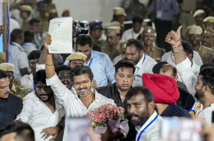 శాసనసభ పక్ష నేతగా విజయ్.. ప్రభుత్వం ఏర్పాటు సన్నాహాలు