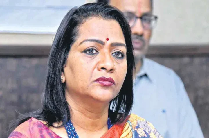 తెలంగాణ మహిళా కమిషన్‌ చైర్‌పర్సన్‌గా విజయలక్ష్మి!