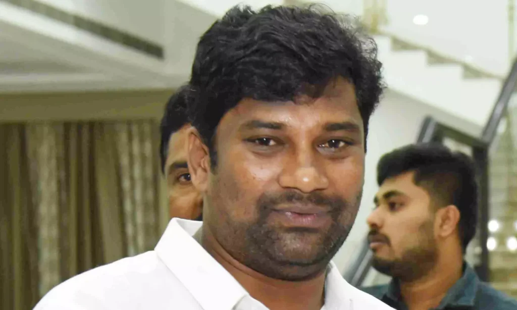 బాల్క సుమన్‌పై దేశద్రోహం కేసు
