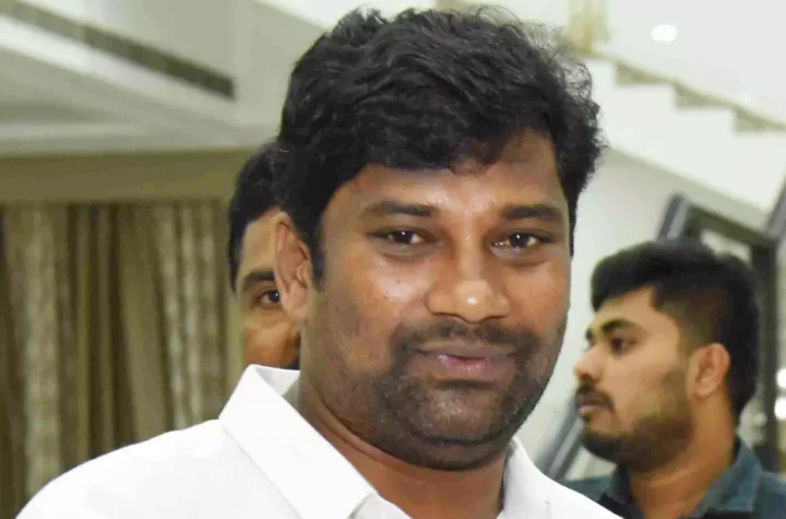 బాల్క సుమన్‌పై దేశద్రోహం కేసు