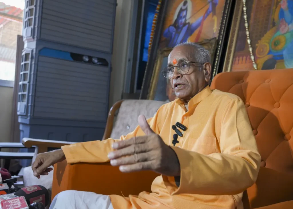 11న ట్రస్ట్ సమావేశం ముందుకు చంపత్ రాయ్ రాజీనామా