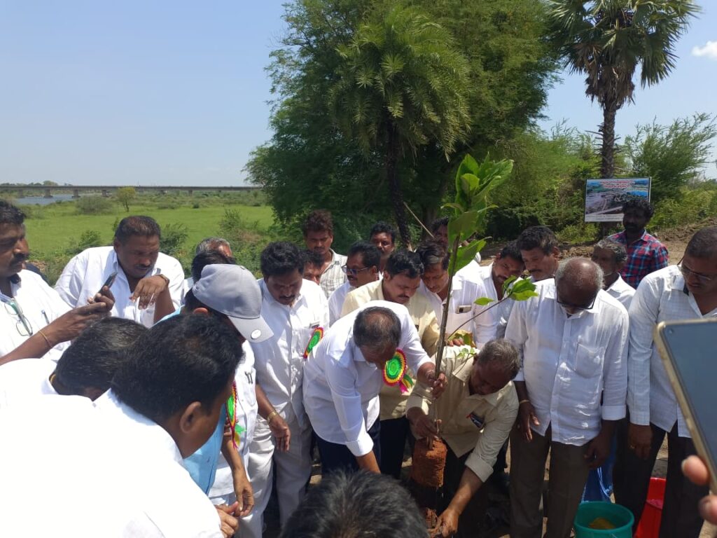 గుండ్లకమ్మ లాంటి జీవనదులను రక్షించుకోవాలి