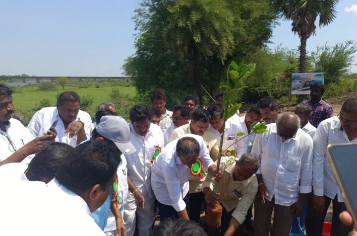 గుండ్లకమ్మ లాంటి జీవనదులను రక్షించుకోవాలి