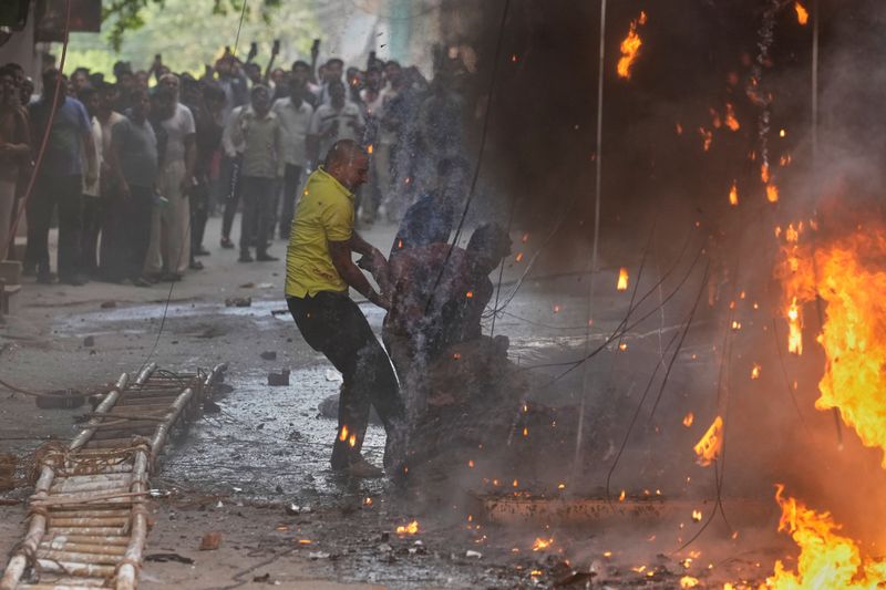 ఢిల్లీ రెస్టారెంట్‌లో అగ్నిప్రమాదం.. 21 మంది సజీవ దహనం