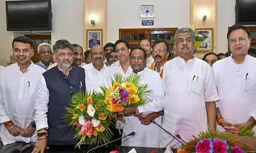 కర్ణాటకలో కాంగ్రెస్ 5, బిజెపి 2 ఎమ్మెల్సీ సీట్లలో గెలుపు 
