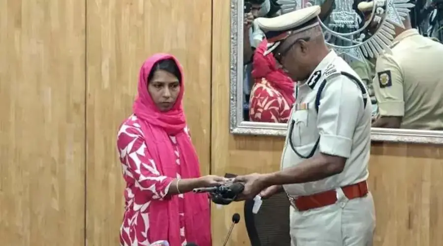మహిళా మావోయిస్టు శకుంతల లొంగుబాటు