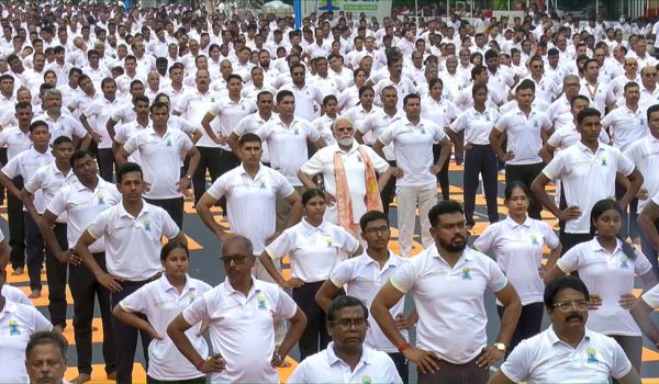 వృద్ధాప్యంలోనూ ఆరోగ్యంగా ఉండేందుకు యోగా