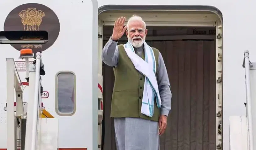 ఫ్రాన్స్‌, స్లోవేకియా పర్యటనకు బయలుదేరిన ప్రధాని మోదీ