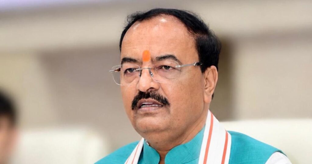 25 మంది ఎస్పీ ఎంపీలు పార్టీ నుంచి విడిపోయేందుకు సిద్ధం