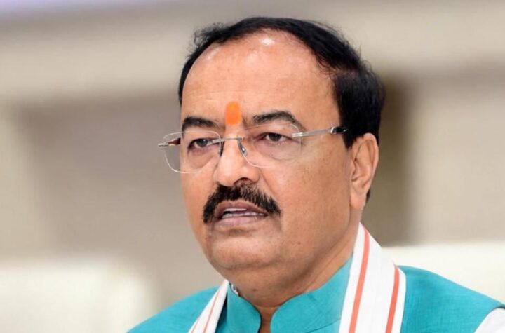 25 మంది ఎస్పీ ఎంపీలు పార్టీ నుంచి విడిపోయేందుకు సిద్ధం