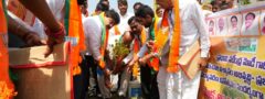 ప్రధాని పిలుపు మేరకు మొక్కలు నాటిన బిజెపి నేతలు
