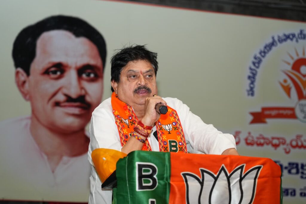 పరస్పరం అవినీతి కప్పిపుచ్చుకుంటున్న బిఆర్ఎస్, కాంగ్రెస్ 