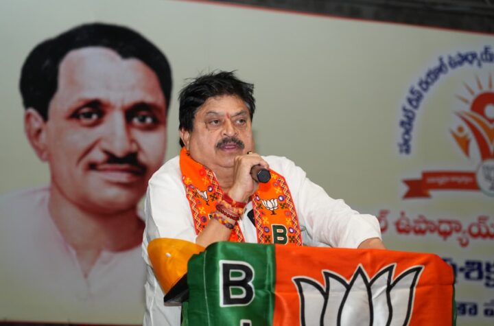 పరస్పరం అవినీతి కప్పిపుచ్చుకుంటున్న బిఆర్ఎస్, కాంగ్రెస్ 