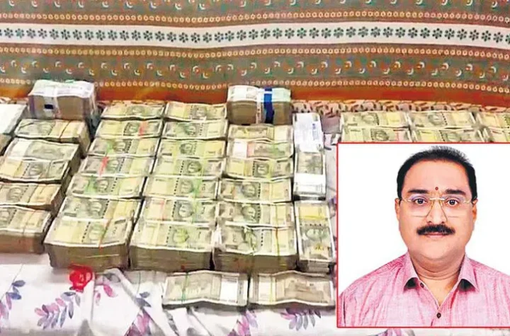 ఎసిబి సోదాల్లో సర్వే డిప్యూటీ డైరెక్టర్‌కు రూ.200 కోట్ల ఆస్తుల
