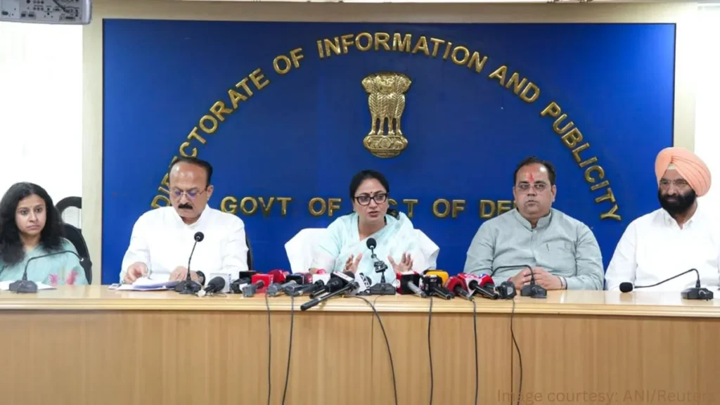 ఢిల్లీలో విద్యుత్ వాహనాలకు రోడ్ టాక్స్, రిజిస్ట్రేషన్ ఫీజుల  మినహాయింపు