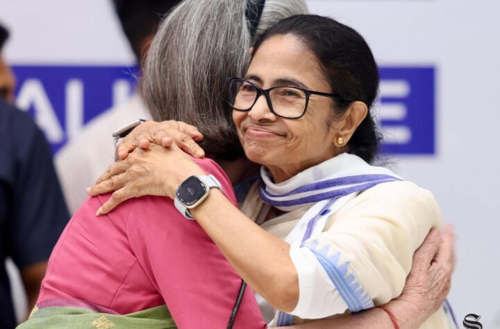 `కాంగ్రెస్‌లో టీఎంసీ విలీనం’ సోనియా సూచించారని కధనాలు!
