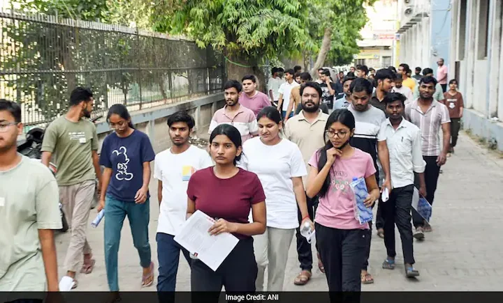 పేపర్ లీక్ తో మహారాష్ట్రలో టెట్ పరీక్ష వాయిదా.. సిట్ ఏర్పాటు