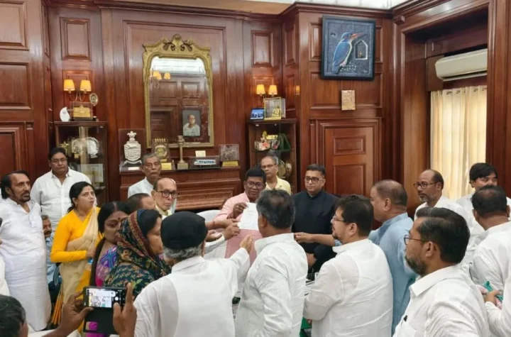 58 మంది టిఎంసి ఎమ్యెల్యేల తిరుగుబాటు.. ప్రతిపక్ష నేతగా రితబ్రత